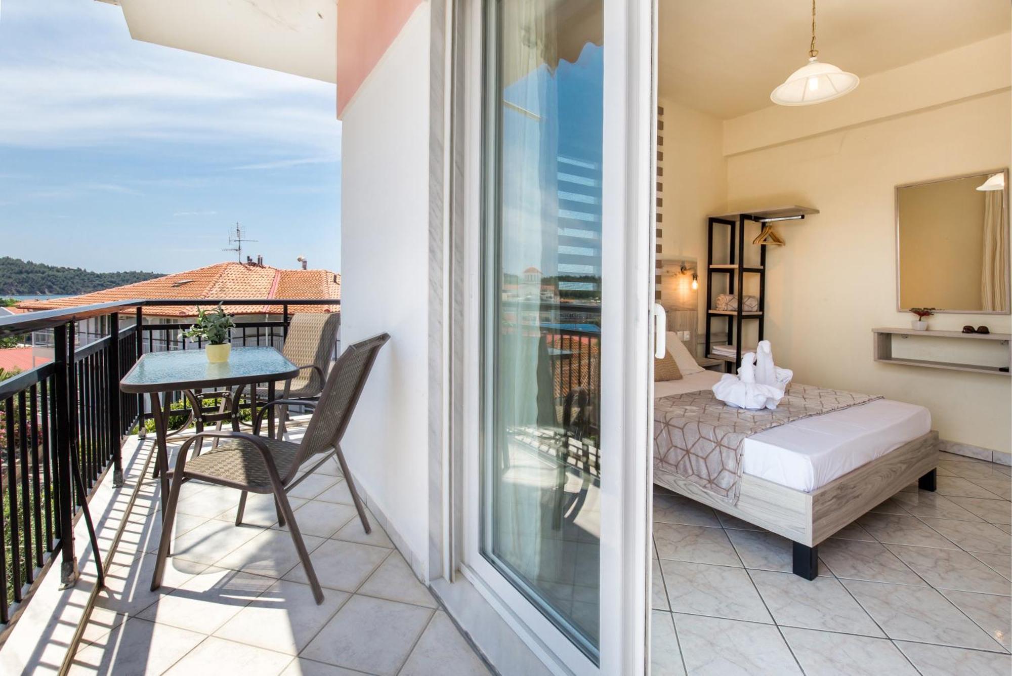 Ianos Apartments Potós Eksteriør bilde